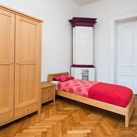 140sqm, 3bdr, 2bth Stanislas In Location Apartman Krakkó