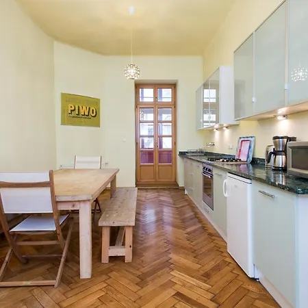 140sqm, 3bdr, 2bth Stanislas In Location Apartman Krakkó