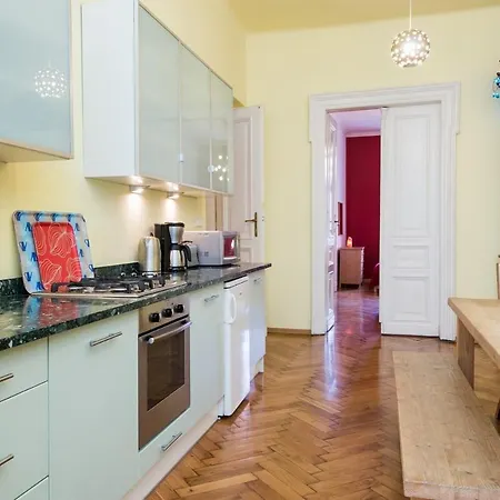 140sqm, 3bdr, 2bth Stanislas In Location 크라쿠프